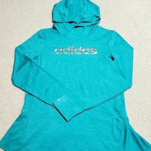 ♦️Adidas Climate Pullover w/hoodie♦️